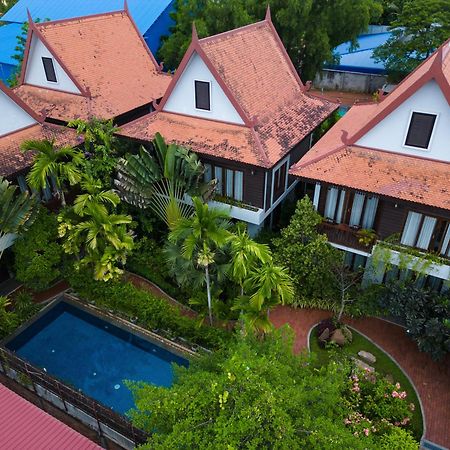 Golden Vishnu Villa Siem Reap Exterior photo