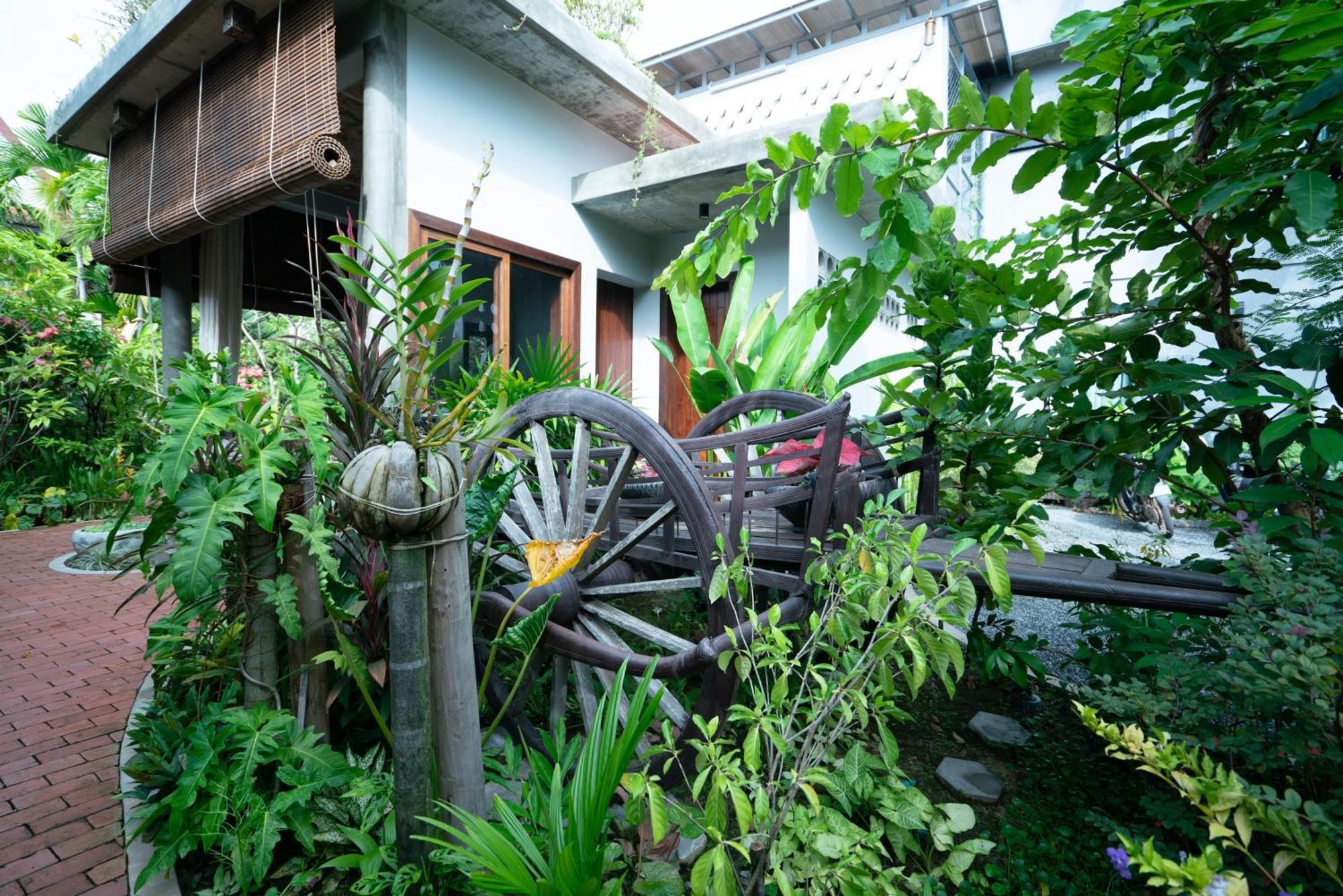 Golden Vishnu Villa Siem Reap Exterior photo