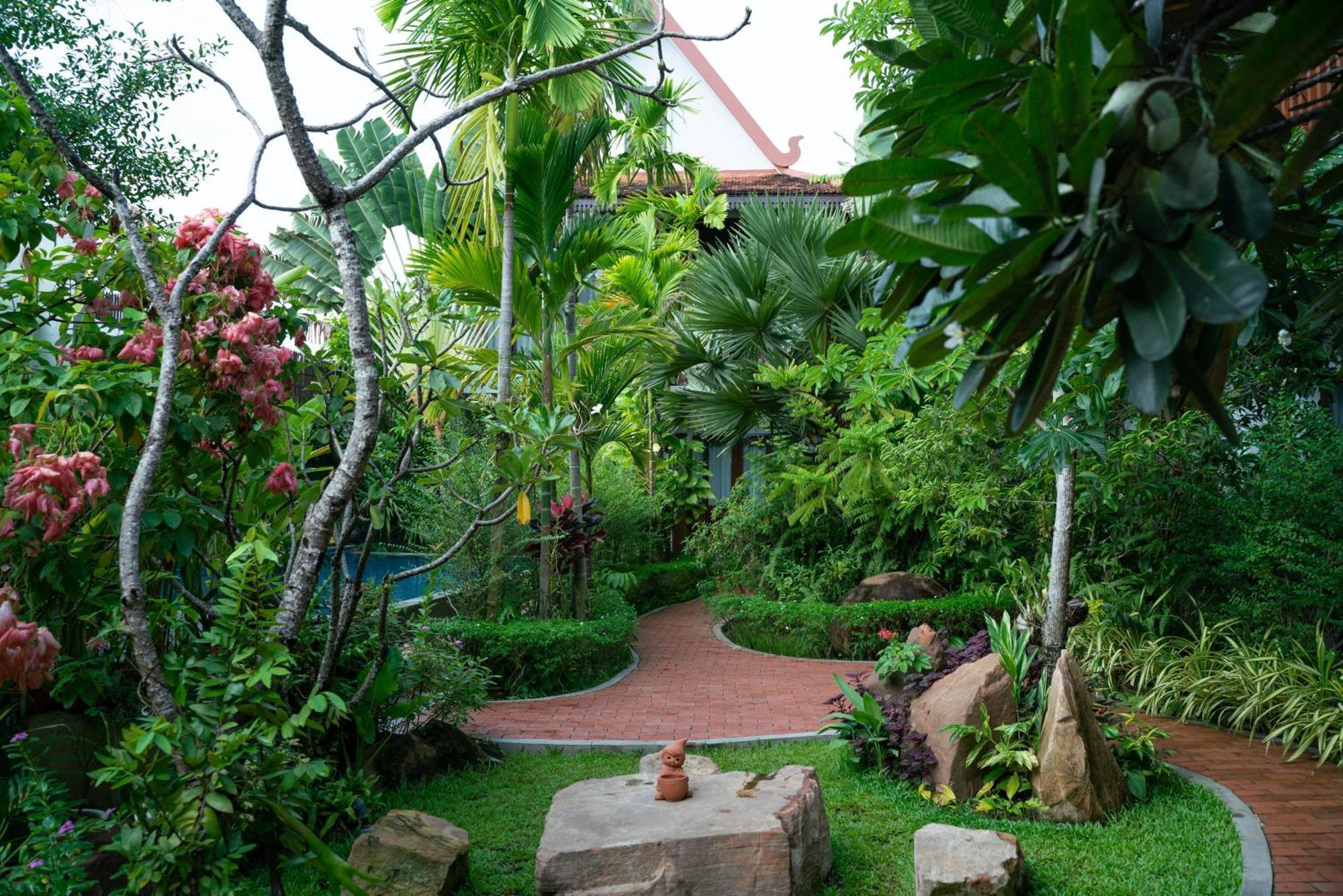 Golden Vishnu Villa Siem Reap Exterior photo