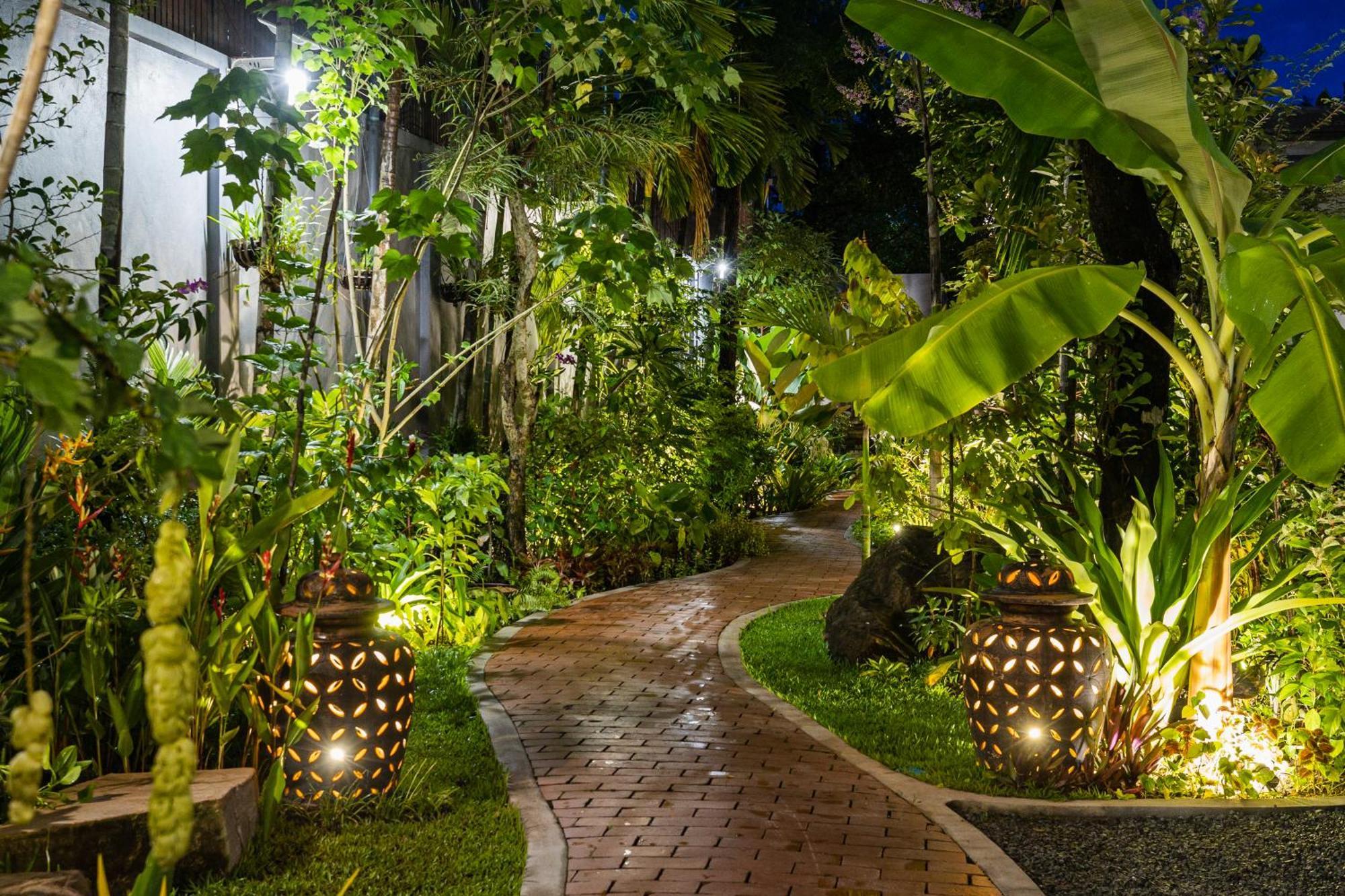 Golden Vishnu Villa Siem Reap Exterior photo