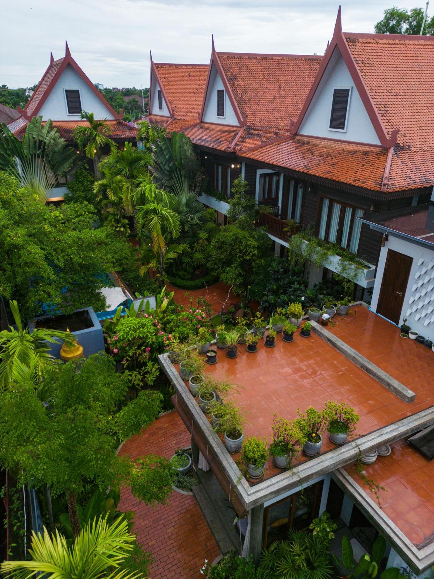 Golden Vishnu Villa Siem Reap Exterior photo