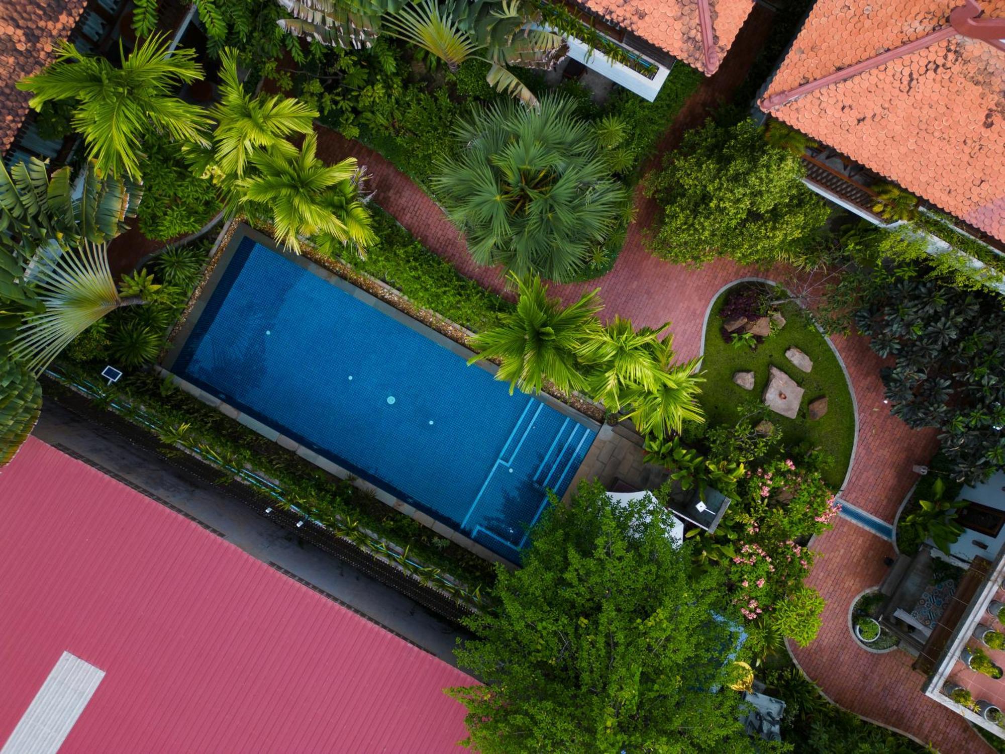 Golden Vishnu Villa Siem Reap Exterior photo