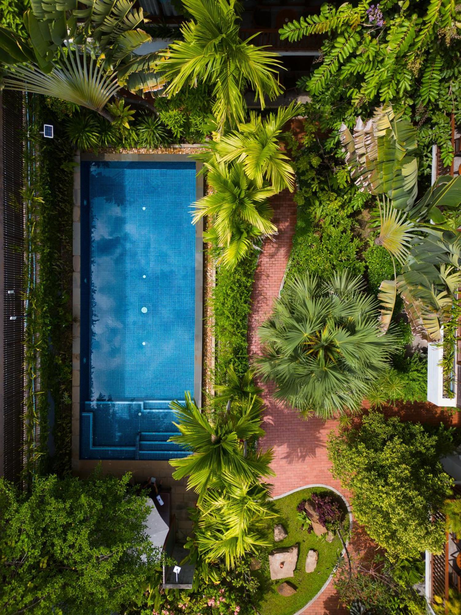 Golden Vishnu Villa Siem Reap Exterior photo