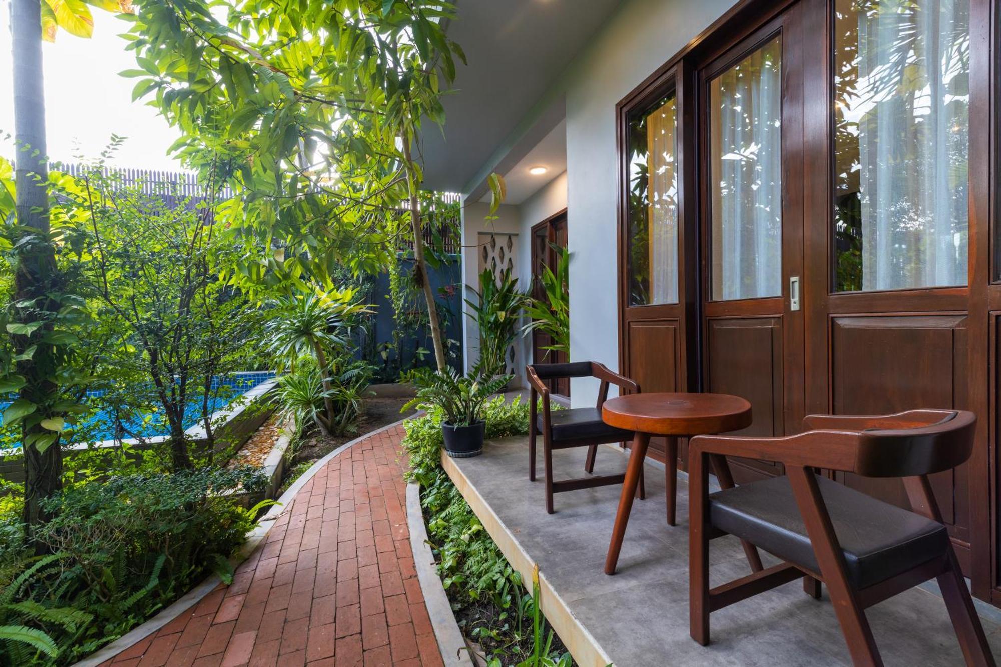 Golden Vishnu Villa Siem Reap Exterior photo